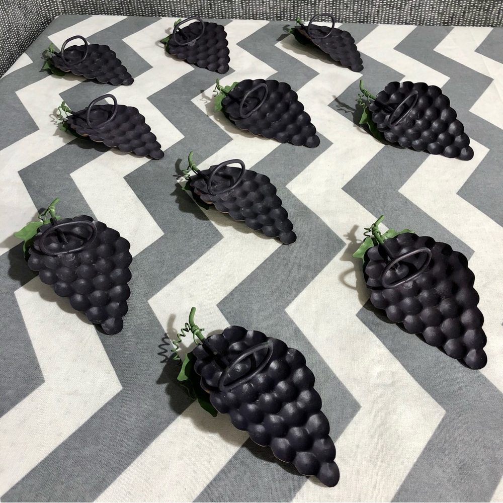 Grape Cluster Napkin Rings - Picture 3 of 7